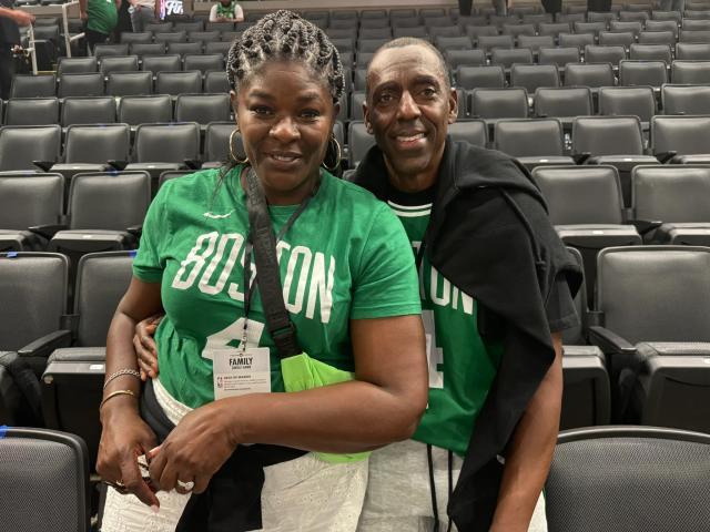 1718350729247082436.jpg 霍勒迪兄弟成功的秘密,父母是背后最大的支持者