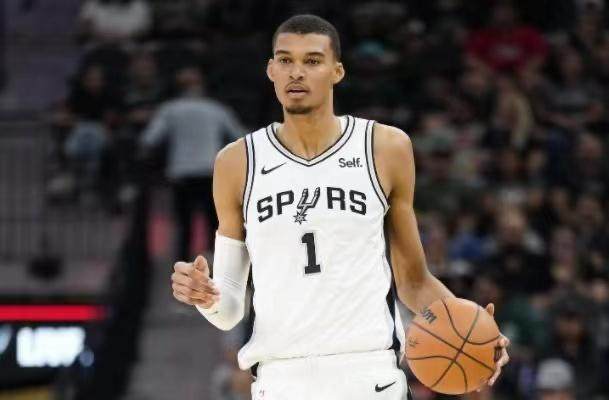 1698017601388059971.jpg 【早报】首秀23秒进制胜球!拉玛西亚又有新星冒头!