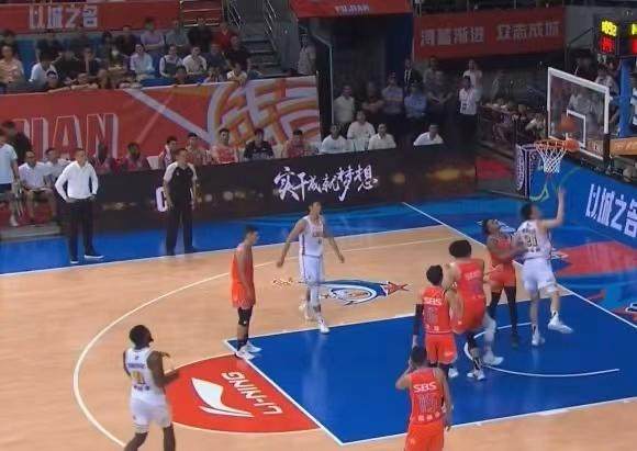 1698017613691091621.jpg 【早报】首秀23秒进制胜球!拉玛西亚又有新星冒头!