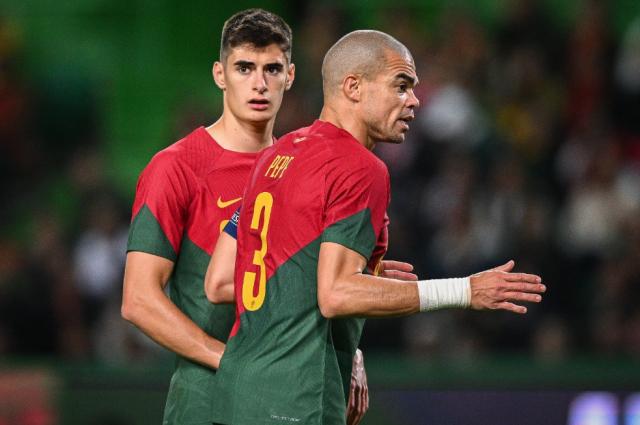 全球总决赛直播-【前瞻】染黄B费轮休C罗上 葡萄牙20年后复仇韩国？