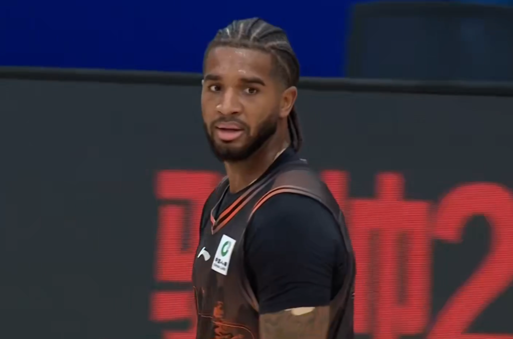 山东男篮完胜南京评分出炉，于德豪吃饺子，高诗岩状态低迷